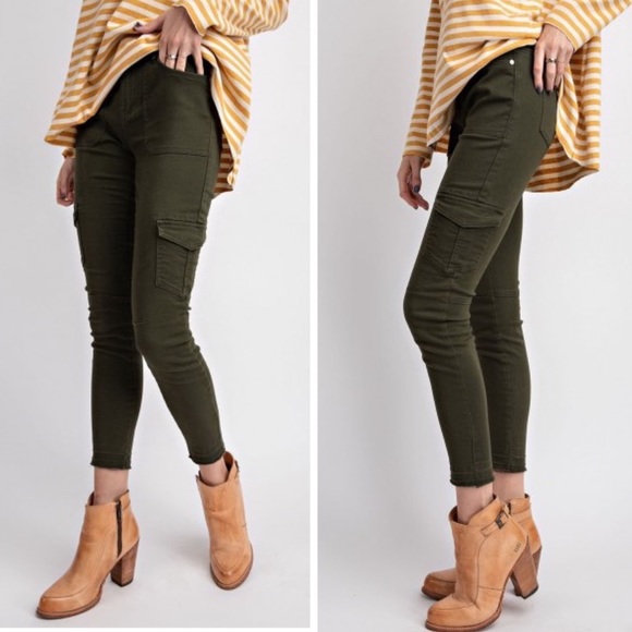 Accepting Offers 🌷Faded Olive Cargo Skinny Pants - Picture 2 of 4
